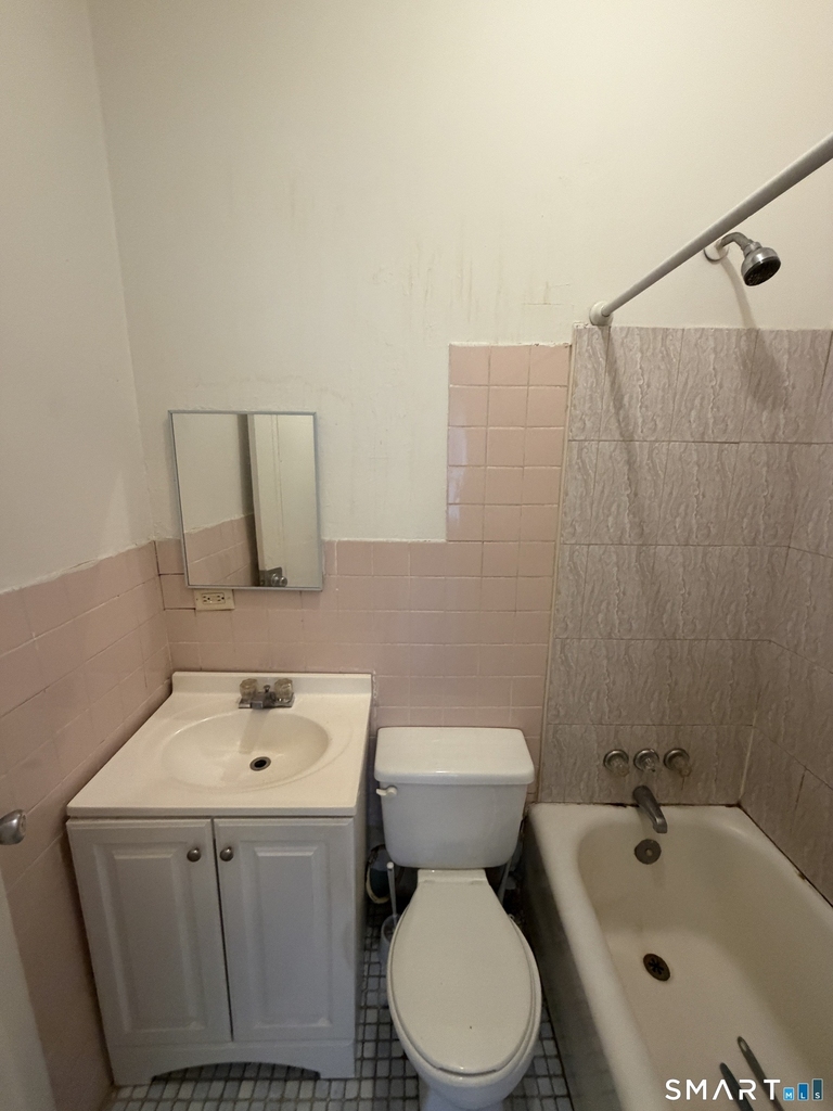 485 Howard Avenue - Photo 4