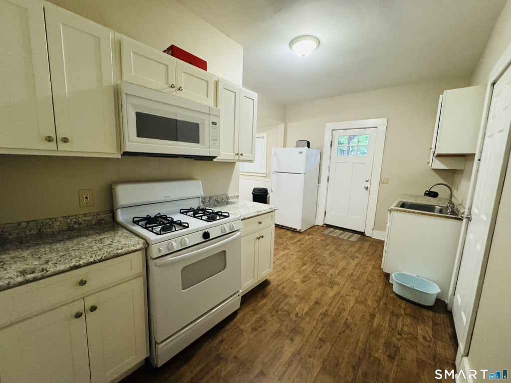 72 Main Street - Photo 2