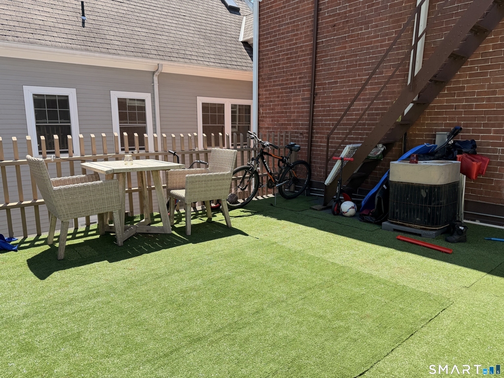 251 Edwards Street - Photo 16
