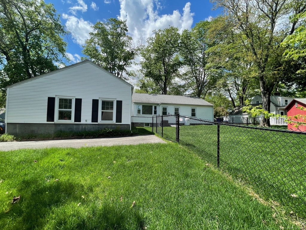 2 Robert Street - Photo 2