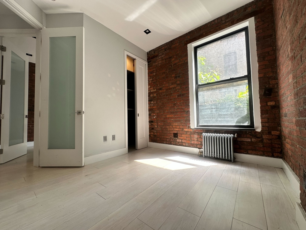 West 52nd Street - Photo 1