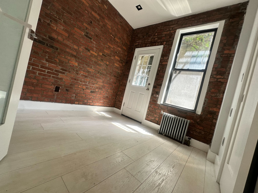 West 52nd Street - Photo 5