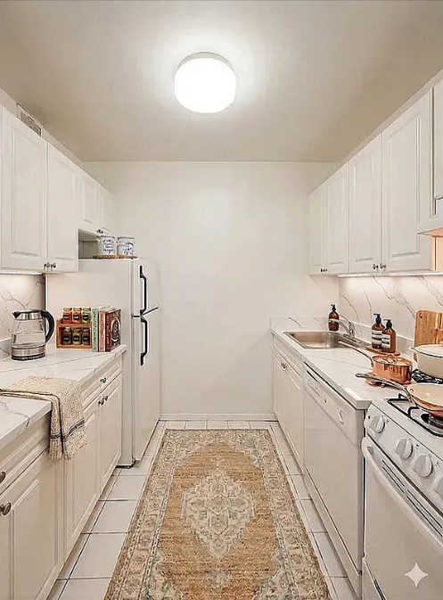 220 East 24th Street - Photo 2