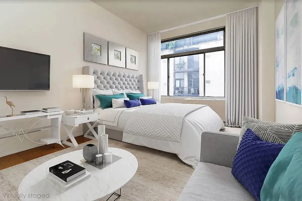 220 East 24th Street - Photo 1