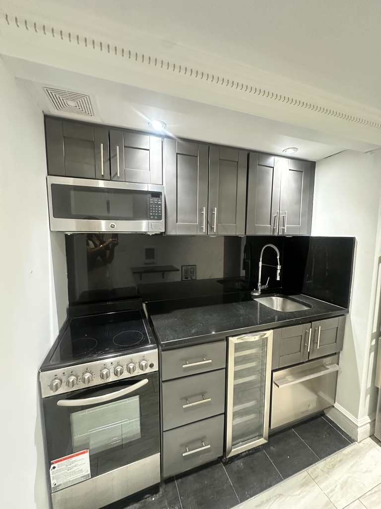 West 53rd Street - Photo 7