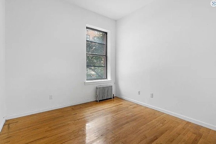 1402 Lexington Avenue - Photo 3