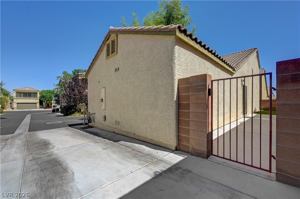 9929 Markhorn Court - Photo 4