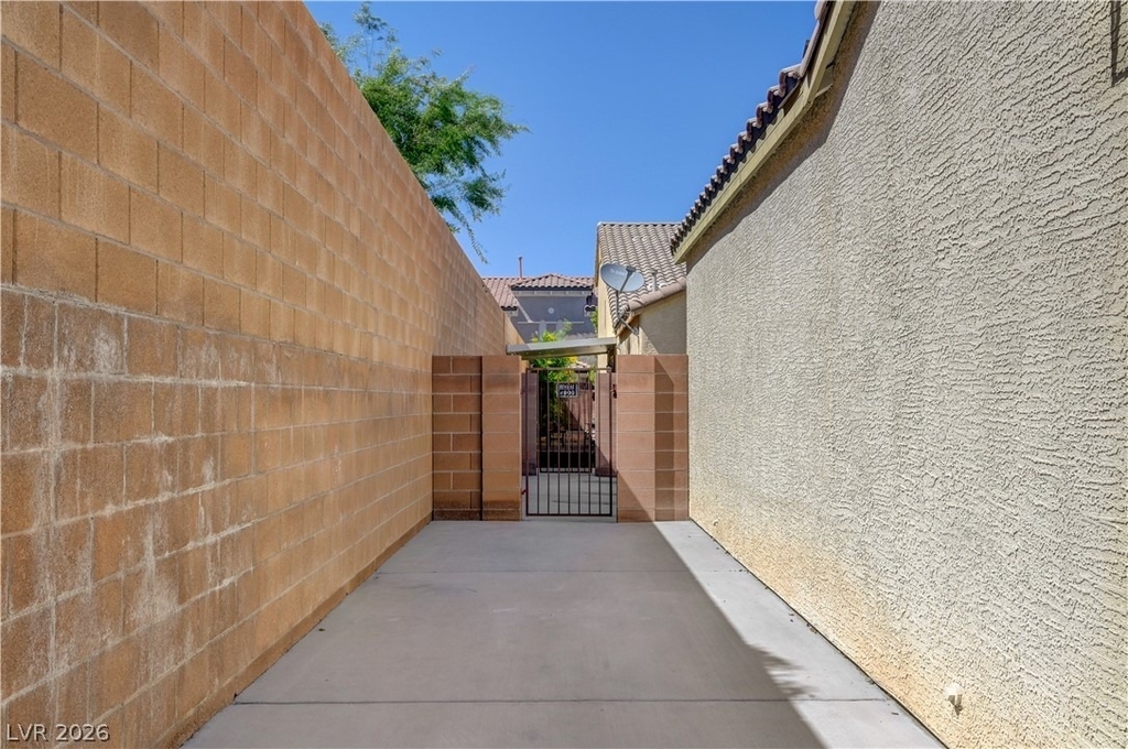 9929 Markhorn Court - Photo 45