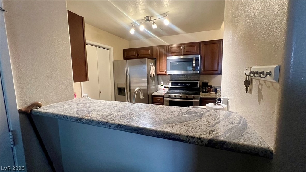 950 Seven Hills Drive - Photo 3