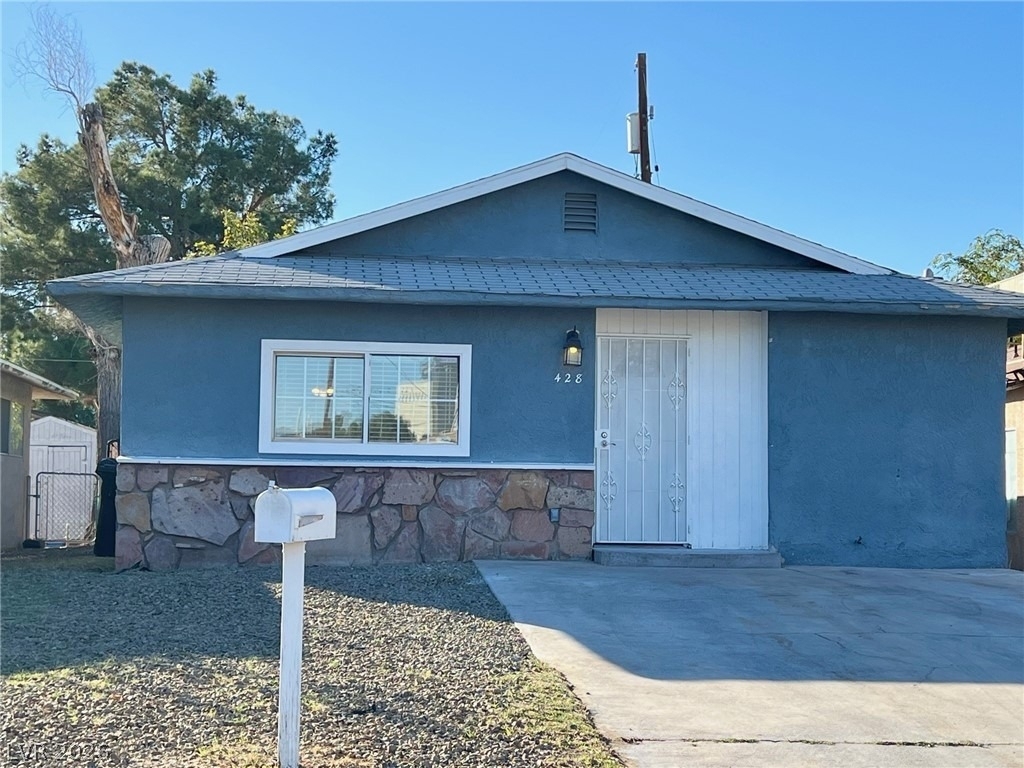 428 Beaumont Street - Photo 1