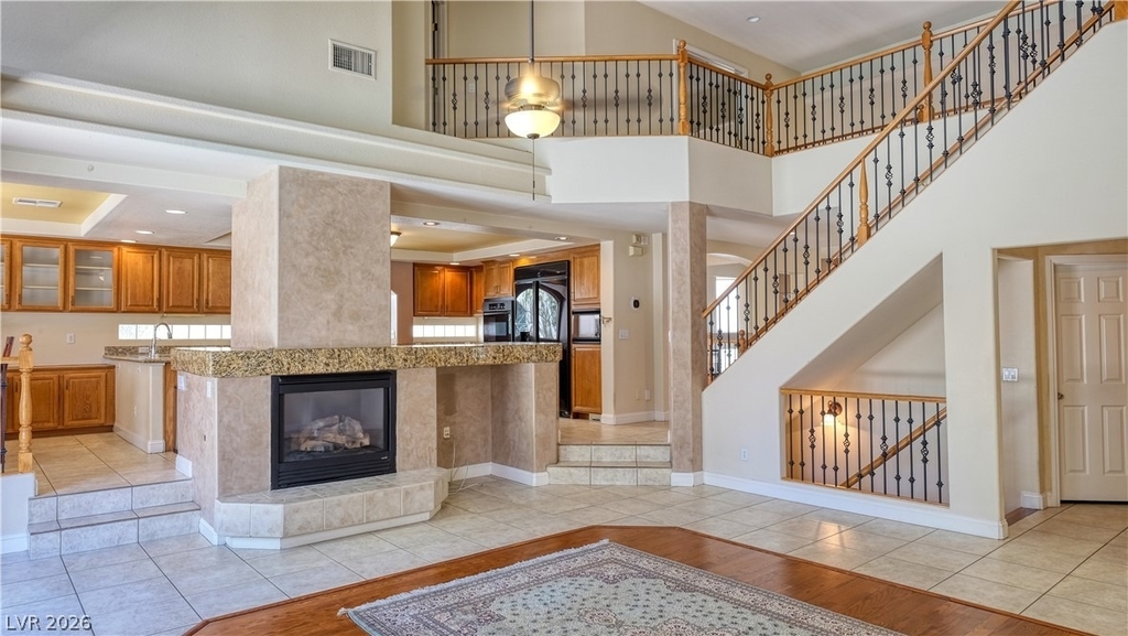 3924 Royal Scots Avenue - Photo 2