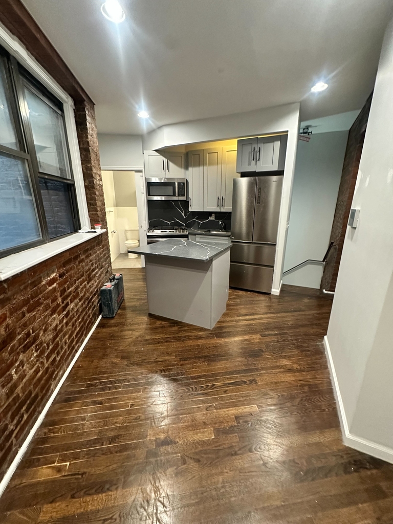 East 13th Street - Photo 3