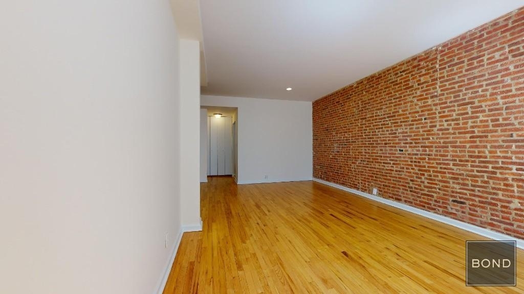 201 East 12th Street - Photo 1