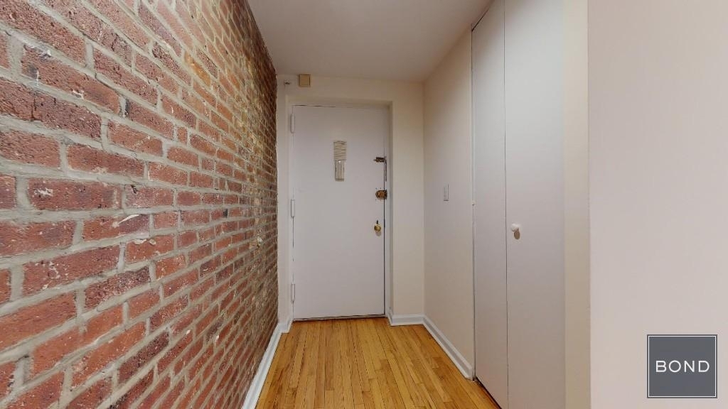 201 East 12th Street - Photo 2