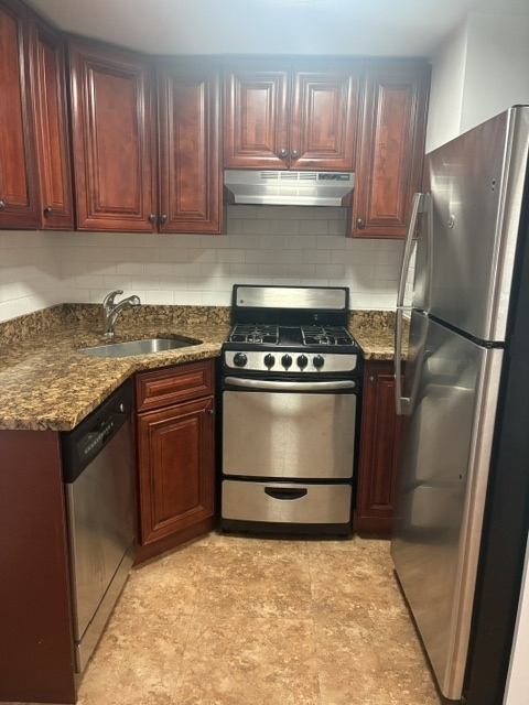 301 East 38th Street - Photo 0