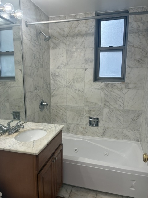 301 East 38th Street - Photo 3