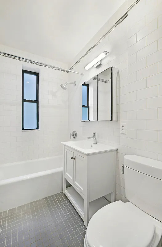 226 East 70th Street - Photo 7