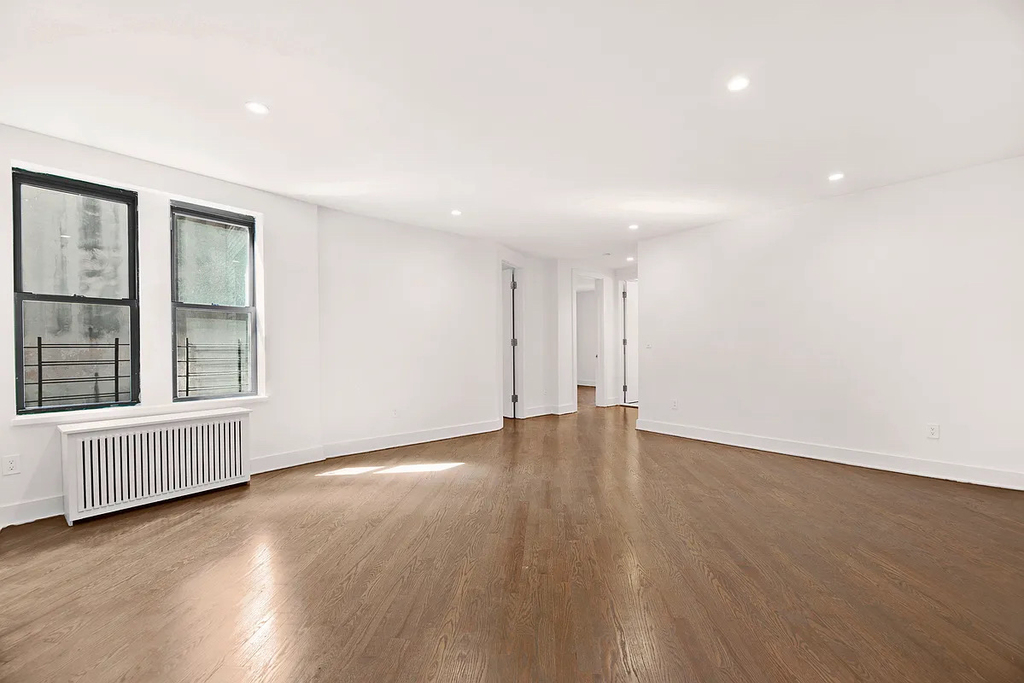 226 East 70th Street - Photo 2