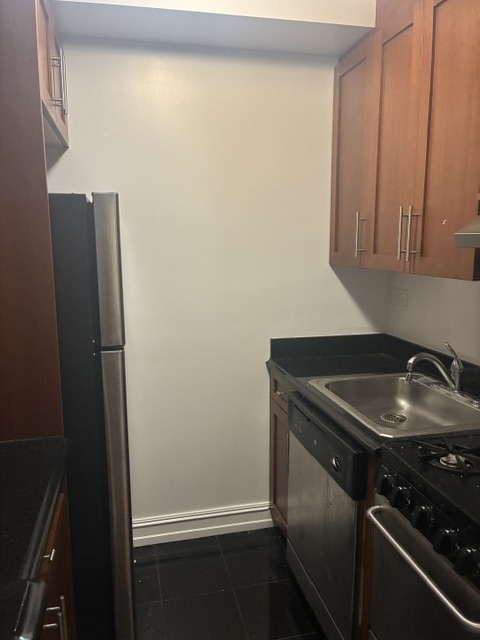 238 East 36th Street - Photo 0