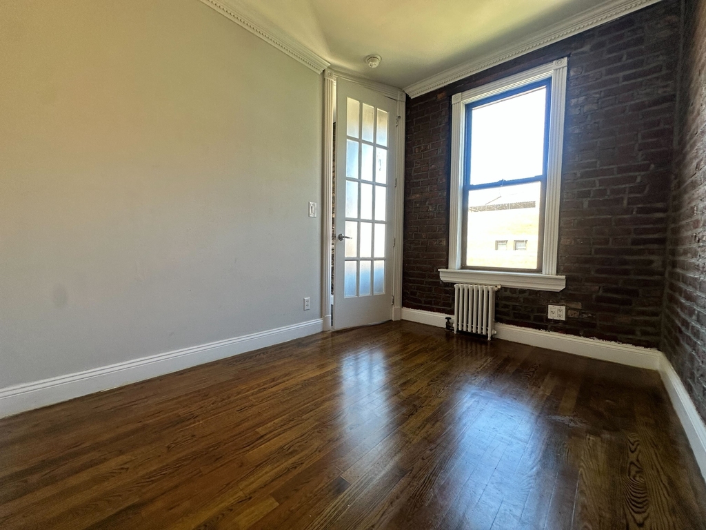 East 13th Street - Photo 4