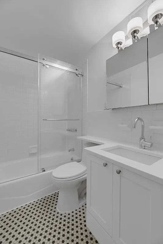 121 Madison Avenue - Photo 8