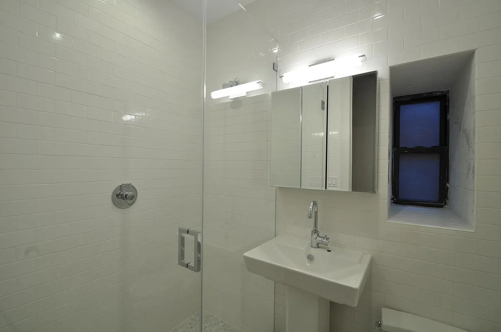 121 Madison Avenue - Photo 5