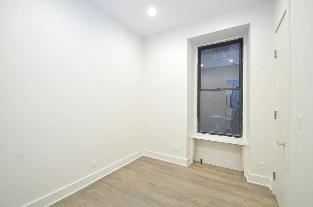 121 Madison Avenue - Photo 3