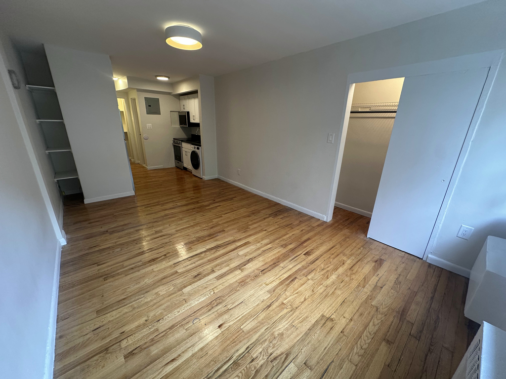 260 west 27th st - Photo 1