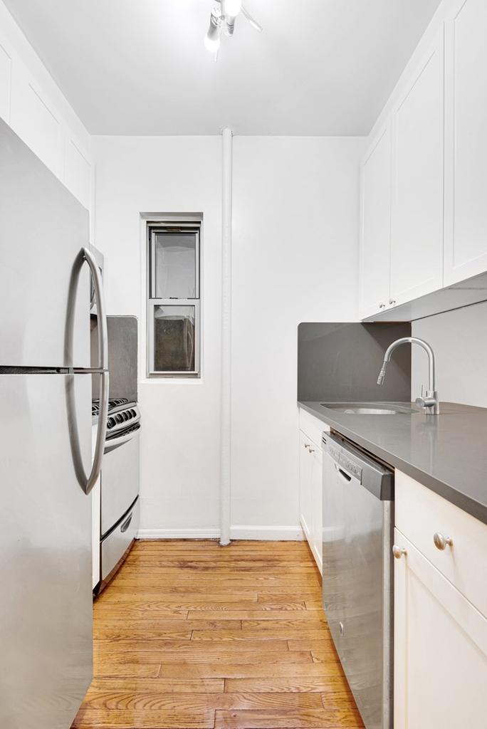 East 31st Street - Photo 3