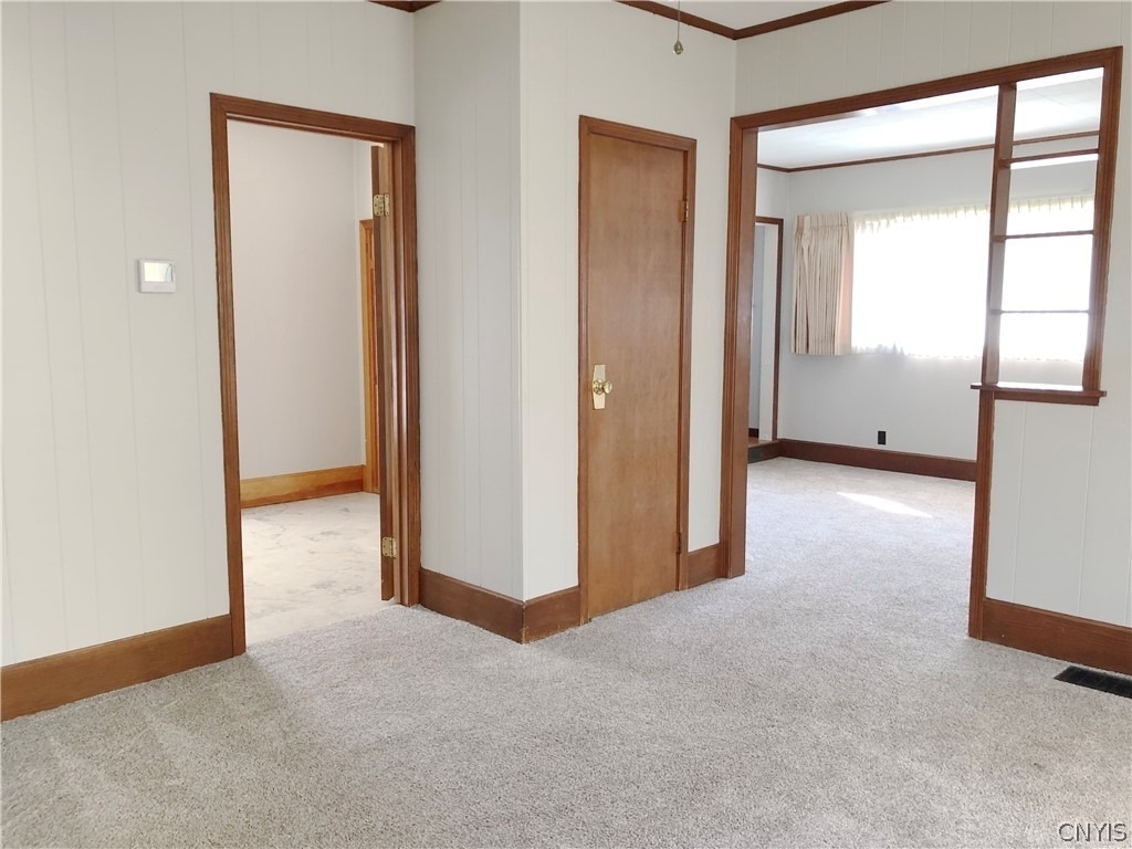 708 Schuyler Street - Photo 3