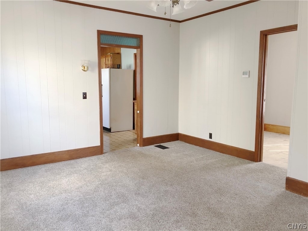 708 Schuyler Street - Photo 4