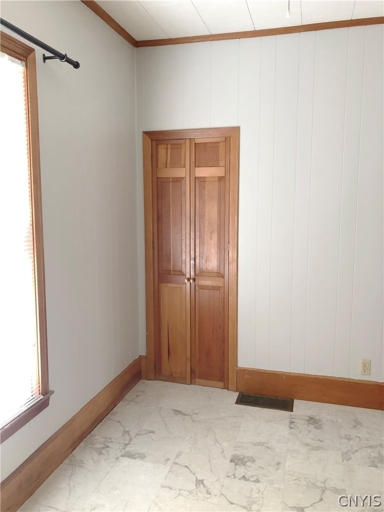 708 Schuyler Street - Photo 15
