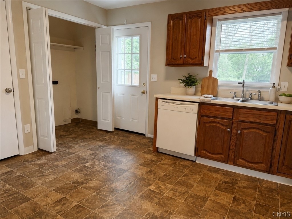 519 E Hoard Street - Photo 5