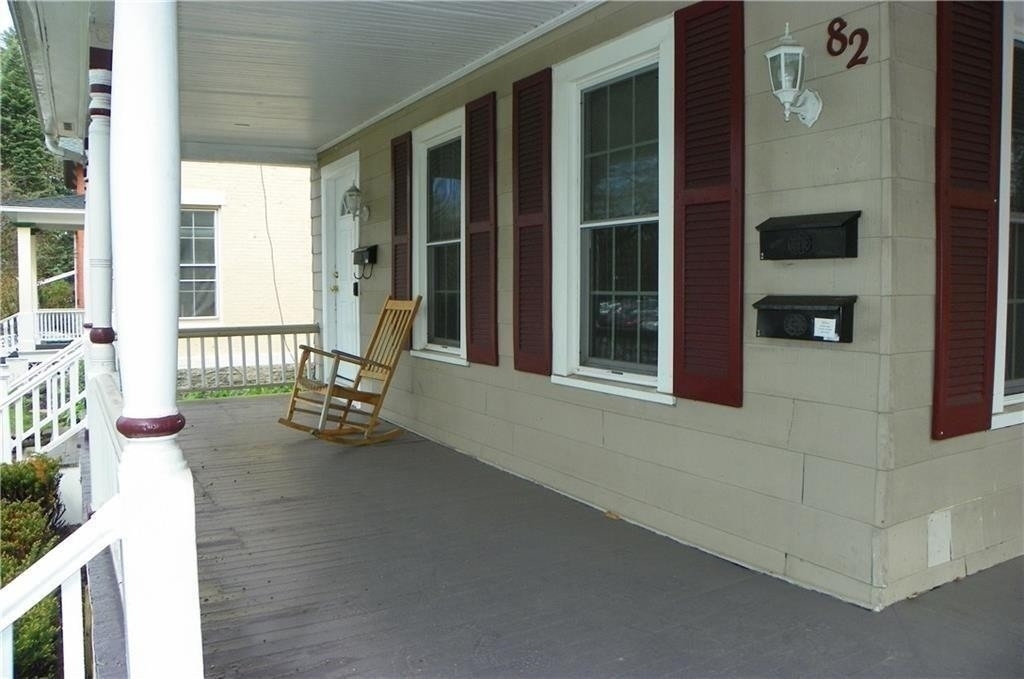 82 Adams Street - Photo 2