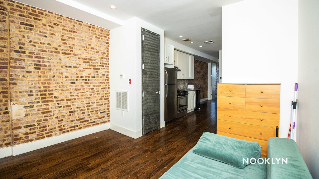 558 Kosciuszko Street - Photo 8