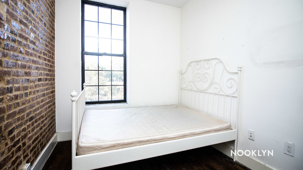 558 Kosciuszko Street - Photo 5