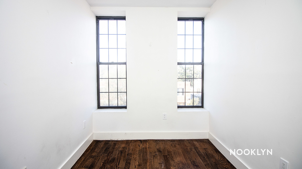558 Kosciuszko Street - Photo 12