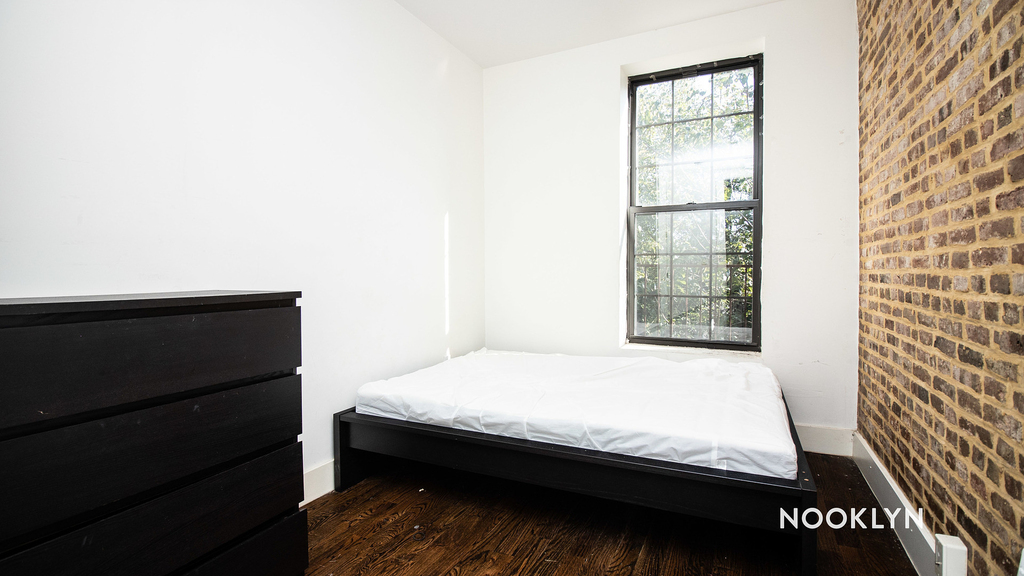 558 Kosciuszko Street - Photo 9