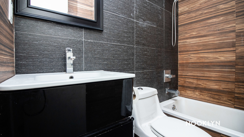 558 Kosciuszko Street - Photo 3