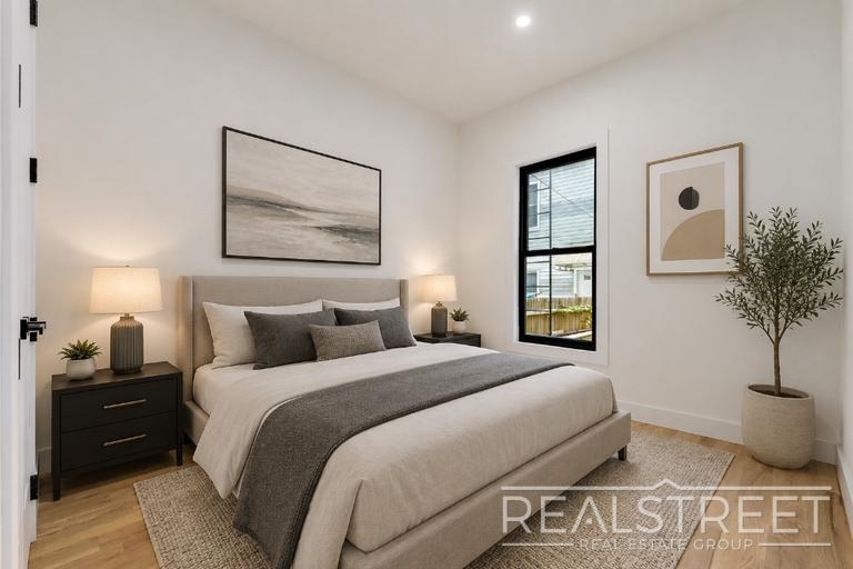 234 24th St - Photo 3
