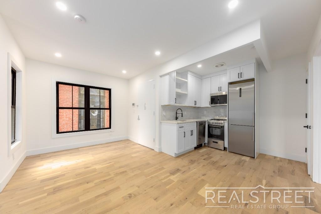 234 24th St - Photo 1