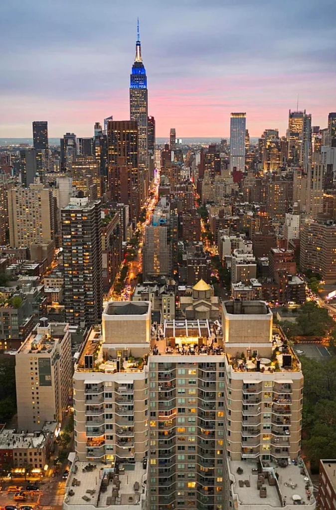 330 East 38th Street - Photo 4