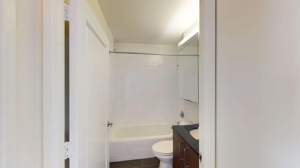 330 East 38th Street - Photo 3