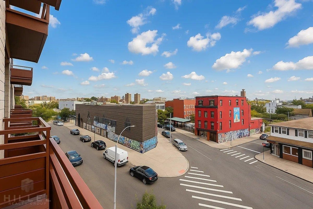 Noll Street - Photo 11