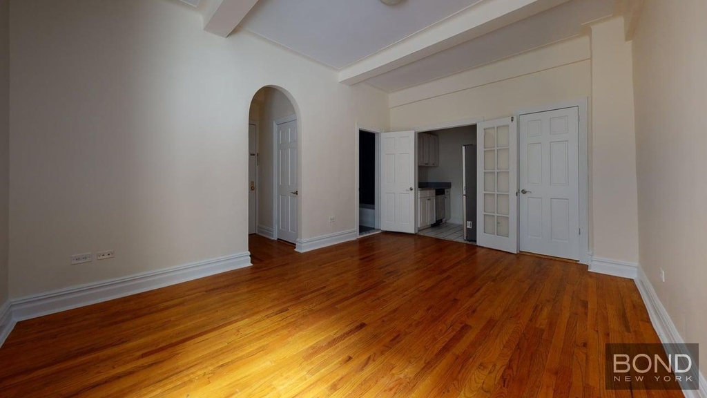 Second Avenue - Photo 9