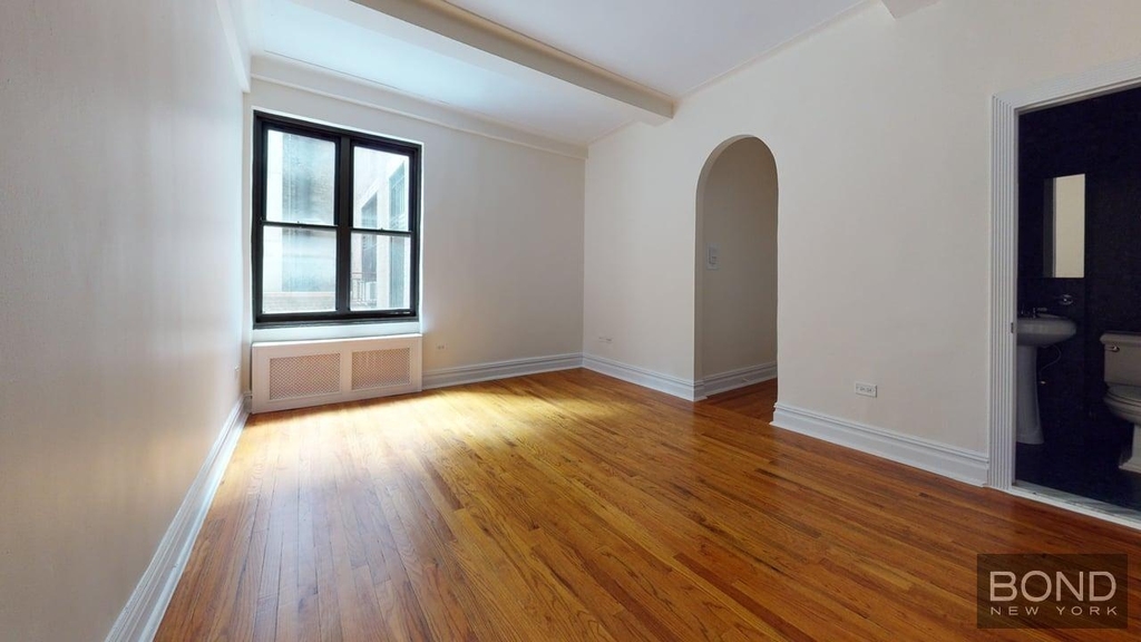 Second Avenue - Photo 8