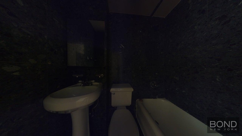 Second Avenue - Photo 3
