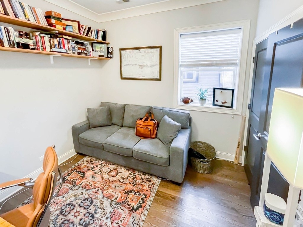1241 W Oakdale Ave - Photo 4