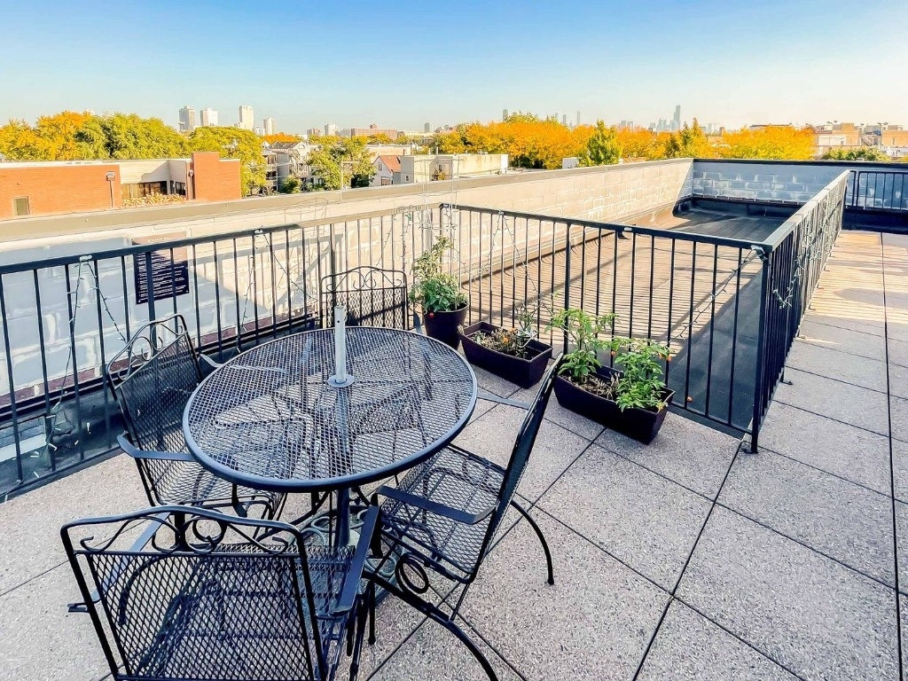 1241 W Oakdale Ave - Photo 10