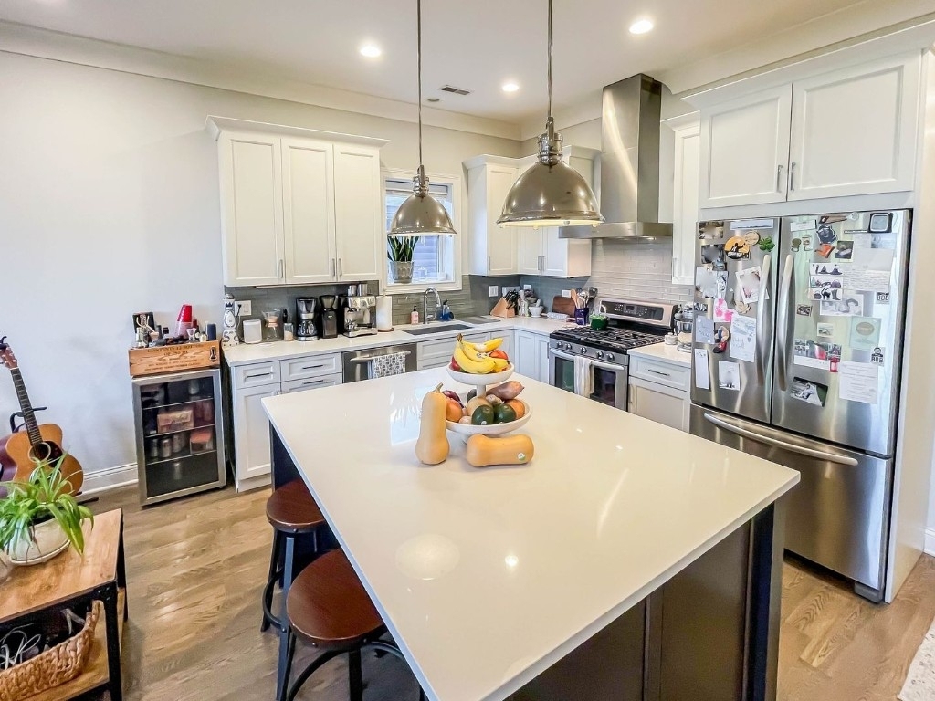 1241 W Oakdale Ave - Photo 1